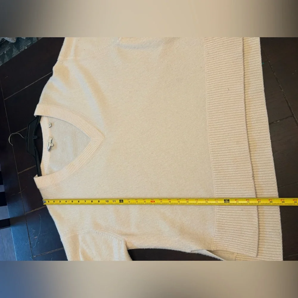 Women’s Soft Cream VNeck Sweater blouse long sleeve winter travel party sport - Picture 7 of 9